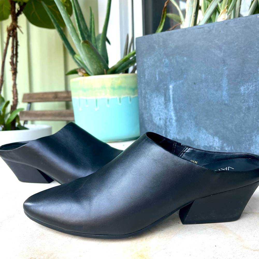 VAN ELi Black Leather Mules Size 9.5